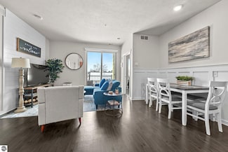 630 S Garfield Ave Unit 317, Traverse City, MI 49686