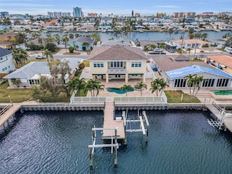 11325 5th St E, Treasure Island, FL 33706