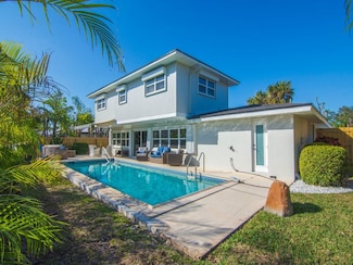 610 Honeysuckle Ln, Vero Beach, FL 32963