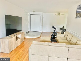 13143 Dairymaid Dr Unit 302, Germantown, MD 20874