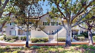 24424 Leonard Tree Ln Unit 203, Newhall, CA 91321