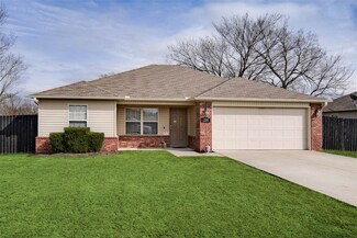 1283 Cander St, Springdale, AR 72764