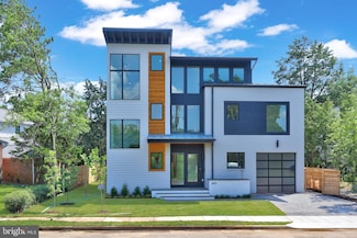 4810 3rd St N, Arlington, VA 22203