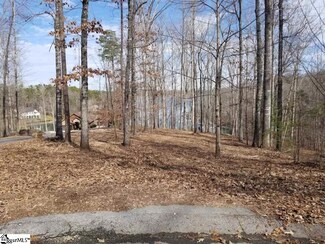 5 Dodgins Ln, Seneca, SC 29672