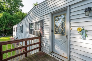 9 Oak Dr, Bloomingburg, NY 12721