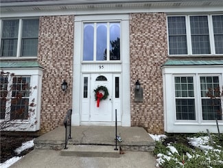 95 Carriage Dr Unit 7, Orchard Park, NY 14127