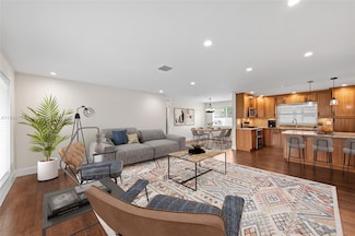 8440 SW 201st St, Cutler Bay, FL 33189