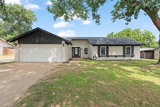 810 Ridgeway Rd, Joshua, TX 76058