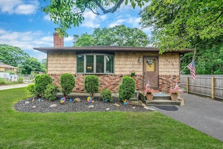 1465 Ocean Ave, Bohemia, NY 11716