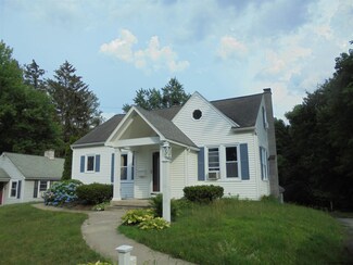 8 Elliot Ave, East Greenbush, NY 12061