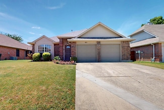 824 Ingleside Dr, Plano, TX 75075