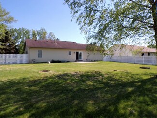 18951 Wild Rose Rd, New Paris, IN 46553