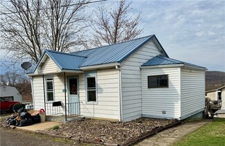 405 15th St, North Apollo, PA 15673