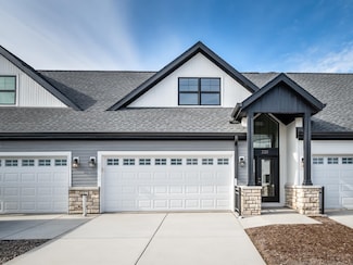 216 Lakeview Ln Unit 209, Beaver Dam, WI 53916