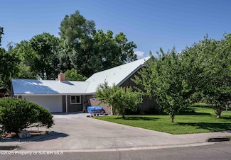 628 N Gladeview Dr, Farmington, NM 87401
