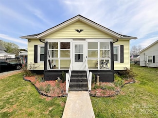 101 Loya St, Mount Holly, NC 28120