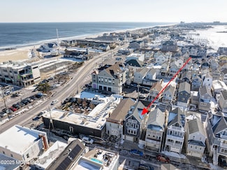 6 New St, Sea Bright, NJ 07760