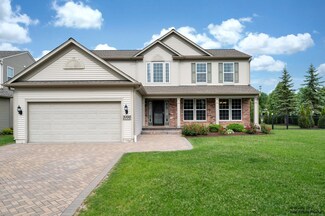 3100 Drury Ln, Carpentersville, IL 60110