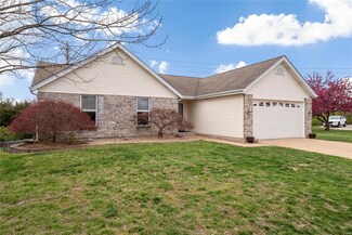 1698 Irish Sea, High Ridge, MO 63049