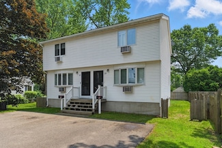 59 Hawthorn St, Chicopee, MA 01020