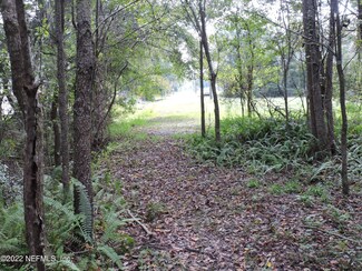 920 East St, Hastings, FL 32145