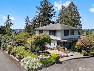 301 S 6th St, Mount Vernon, WA 98274