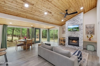 3674 Navajo Dr, Pine, AZ 85544