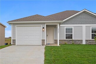 9308 N Lenox Place, Kansas City, MO 64154