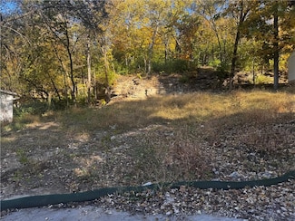 1016 Suntree Place, Kansas City, KS 66103