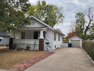 405 SE 4th St, Newton, KS 67114