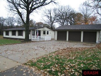 114 114 E St N, Blue Earth, MN 56013