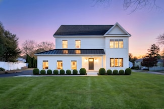 359 Reid St, Fairfield, CT 06824