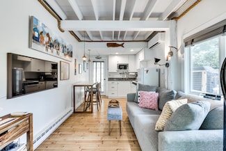 233 Bradford St Unit 7, Provincetown, MA 02657