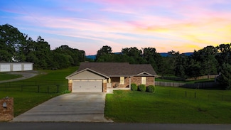 411 Mckinney Dr, Sevierville, TN 37876