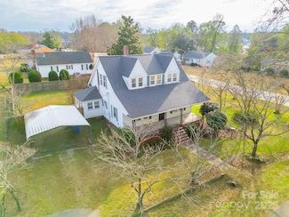 315 W Blakeney St, Pageland, SC 29728