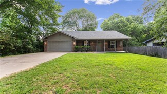 1135 N Vista Place, Fayetteville, AR 72703