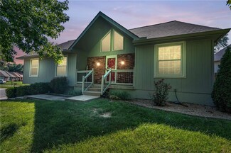 1221 NE 82nd St, Kansas City, MO 64118