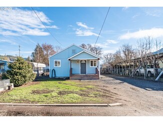 76317 Klohn Rd, Oakridge, OR 97463