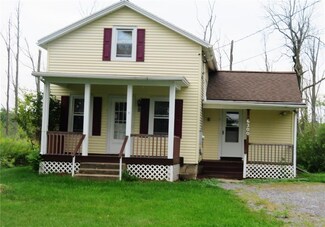 6200 Chili Riga Center Rd, Churchville, NY 14428