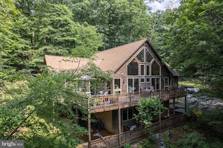 379 Wintergreen Way, Berkeley Springs, WV 25411