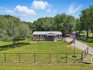 859 New Highland Rd, Springtown, TX 76082