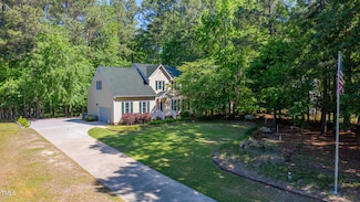 902 Loop Rd, Clayton, NC 27527