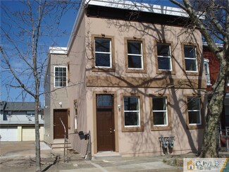 11 Union St, Carteret, NJ 07008