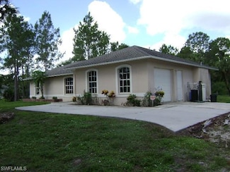 681 19th St SW, Naples, FL 34117
