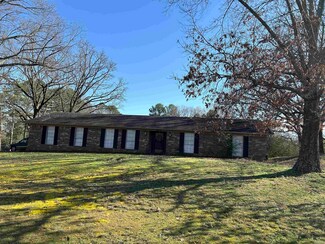 1803 and 1803A Meadowlake, Conway, AR 72032