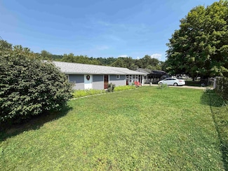 706 Thunderbird Dr, Huntington, WV 25704