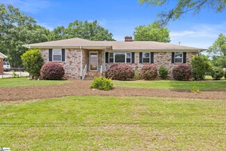 1513 E Lee Rd, Taylors, SC 29687