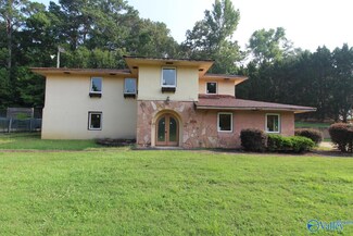 4990 Louise St, Gadsden, AL 35903