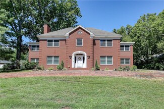 1310 S College St, Pittsburg, KS 66762