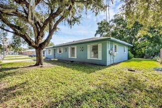 805 26th St E, Bradenton, FL 34208